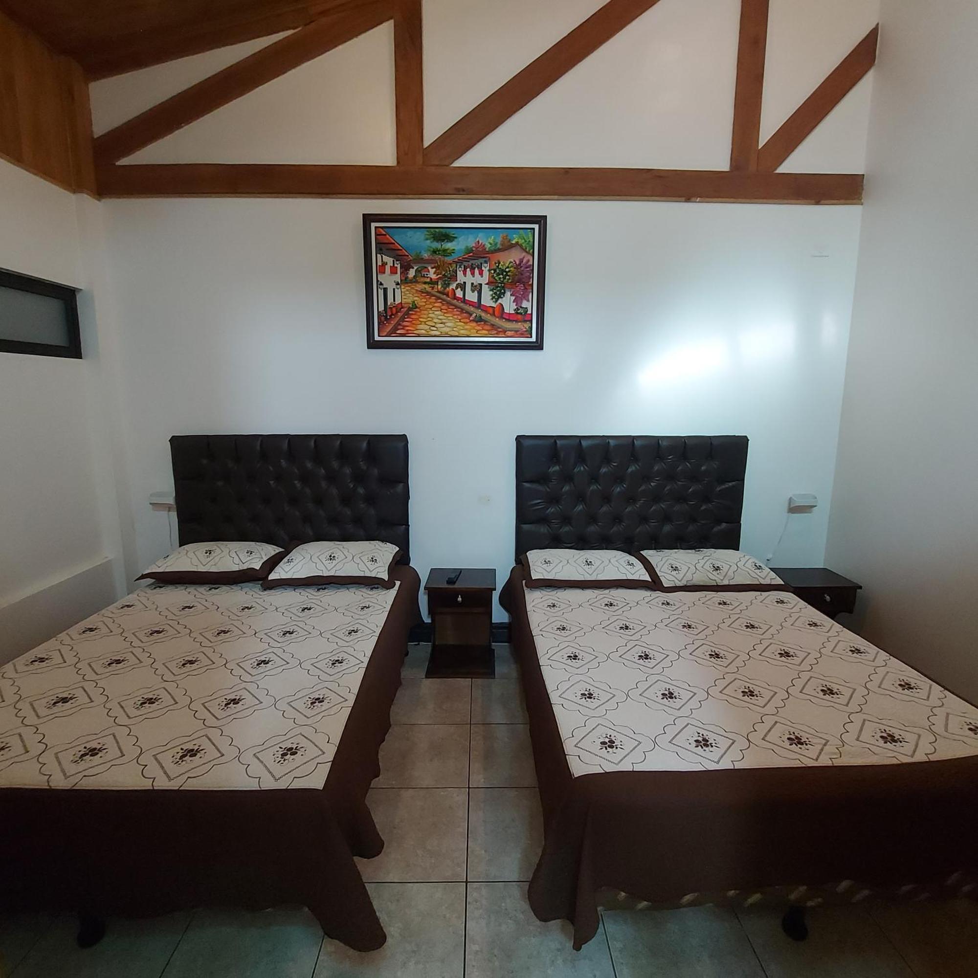 Alisson Hotel Y Restaurant Monteverde Buitenkant foto